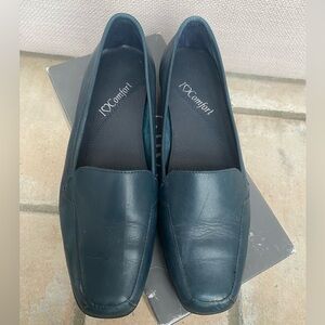 Comfort Women's Navy Loafers